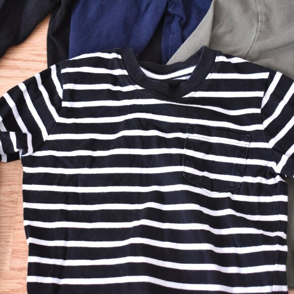 EUC Bundle of 4 Gap Toddler Pocket Long Sleeve Shirts - Picture 2 of 10